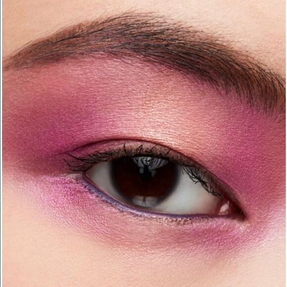 MAC Raver Girls Eyeshadow & Highlighter Palette - Picture 4 of 6